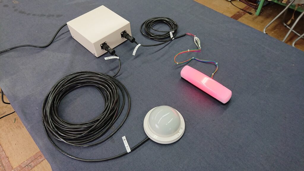 新製品 その2 人感センサ式出退表示システム